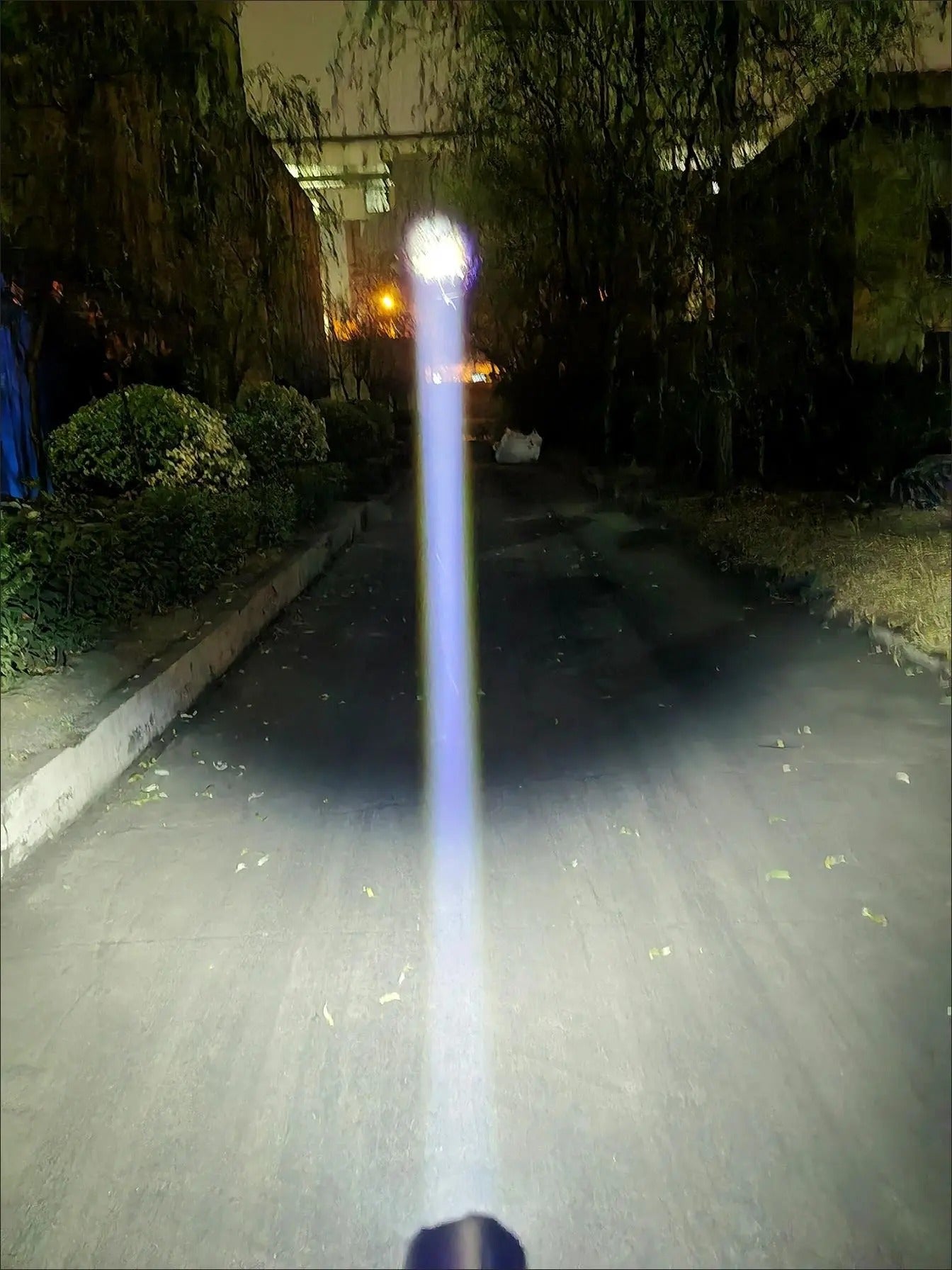 Lampe torche puissante longue portée